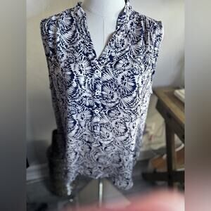CAbi Size Large Blouse in blue and white